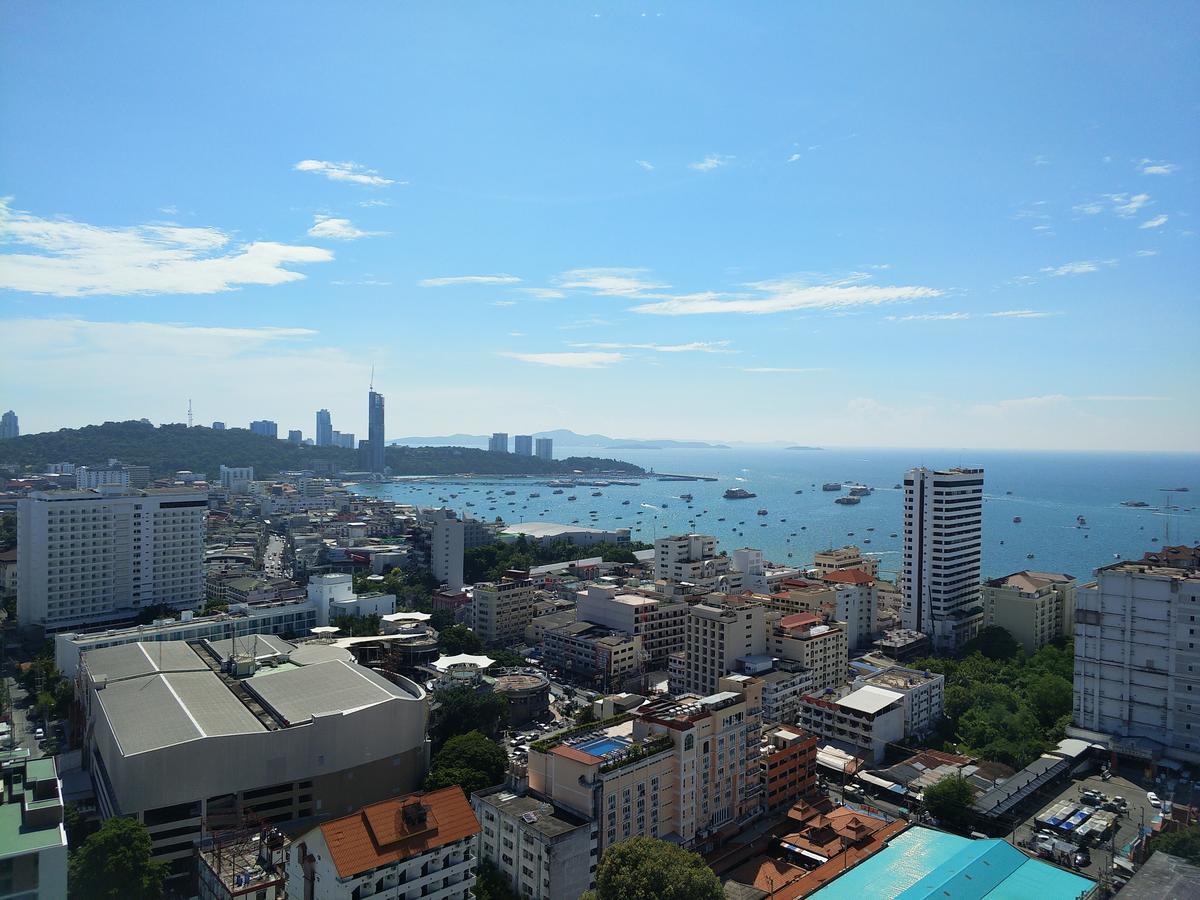 The Base Pattaya 芭提雅基地公寓 Zewnętrze zdjęcie