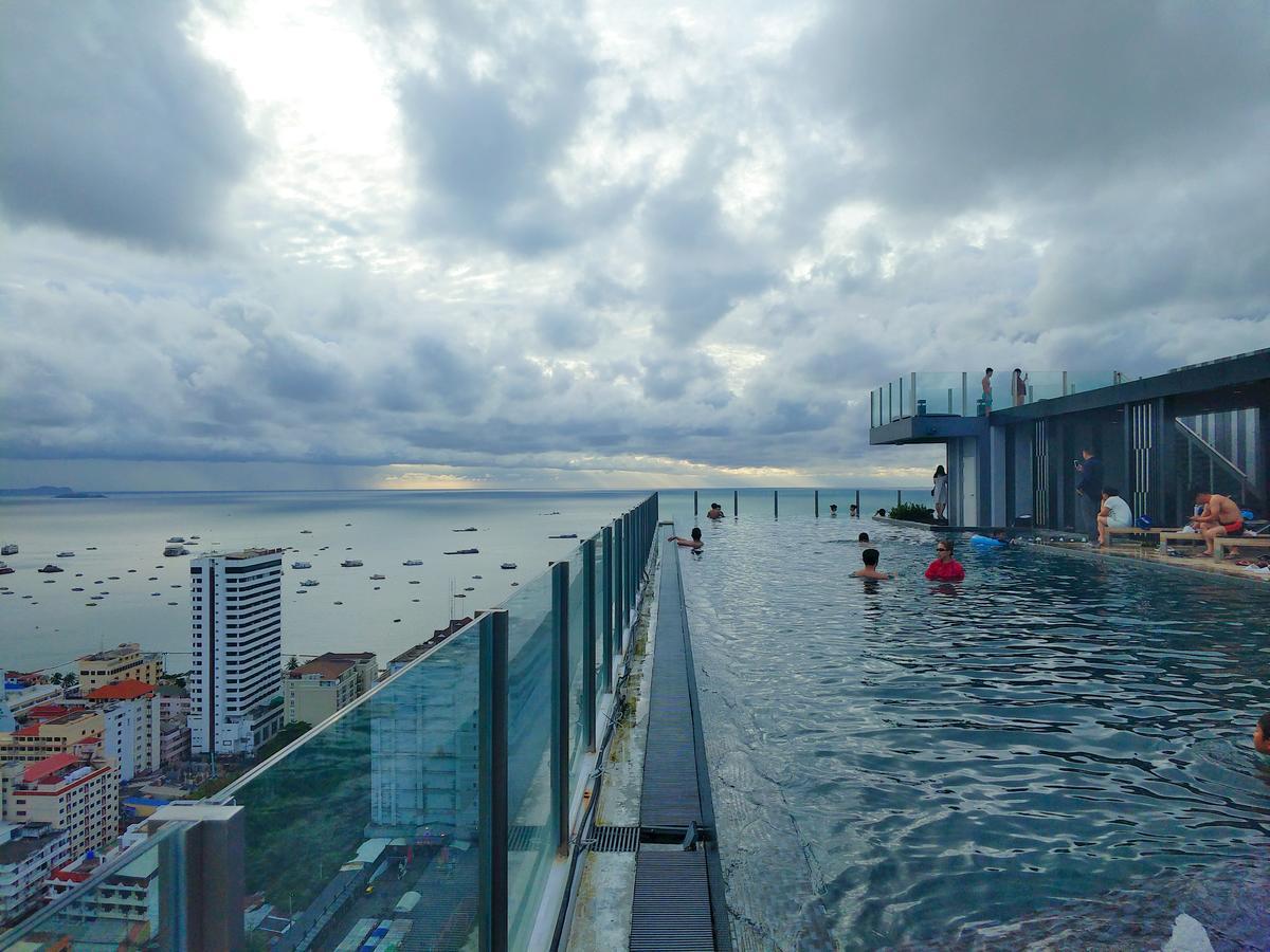 The Base Pattaya 芭提雅基地公寓 Zewnętrze zdjęcie