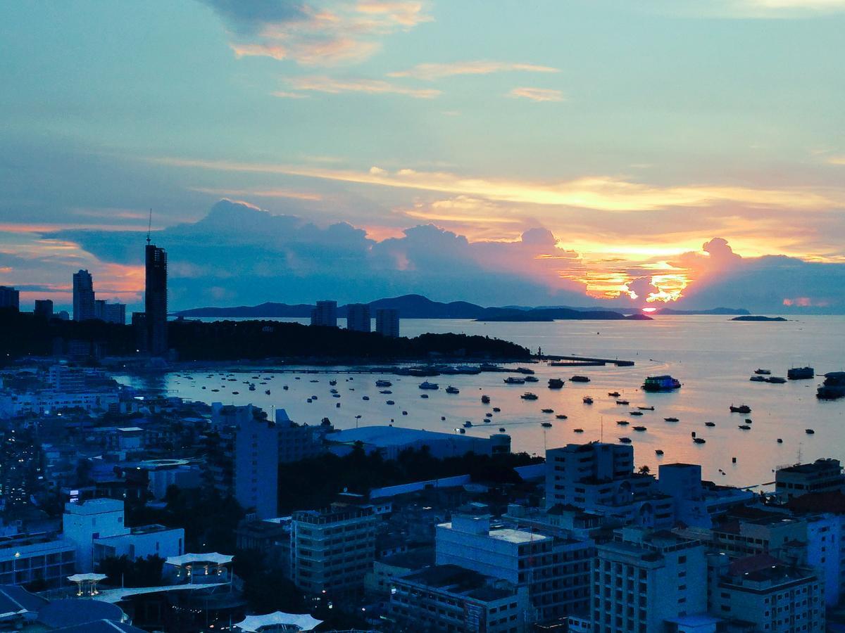 The Base Pattaya 芭提雅基地公寓 Zewnętrze zdjęcie