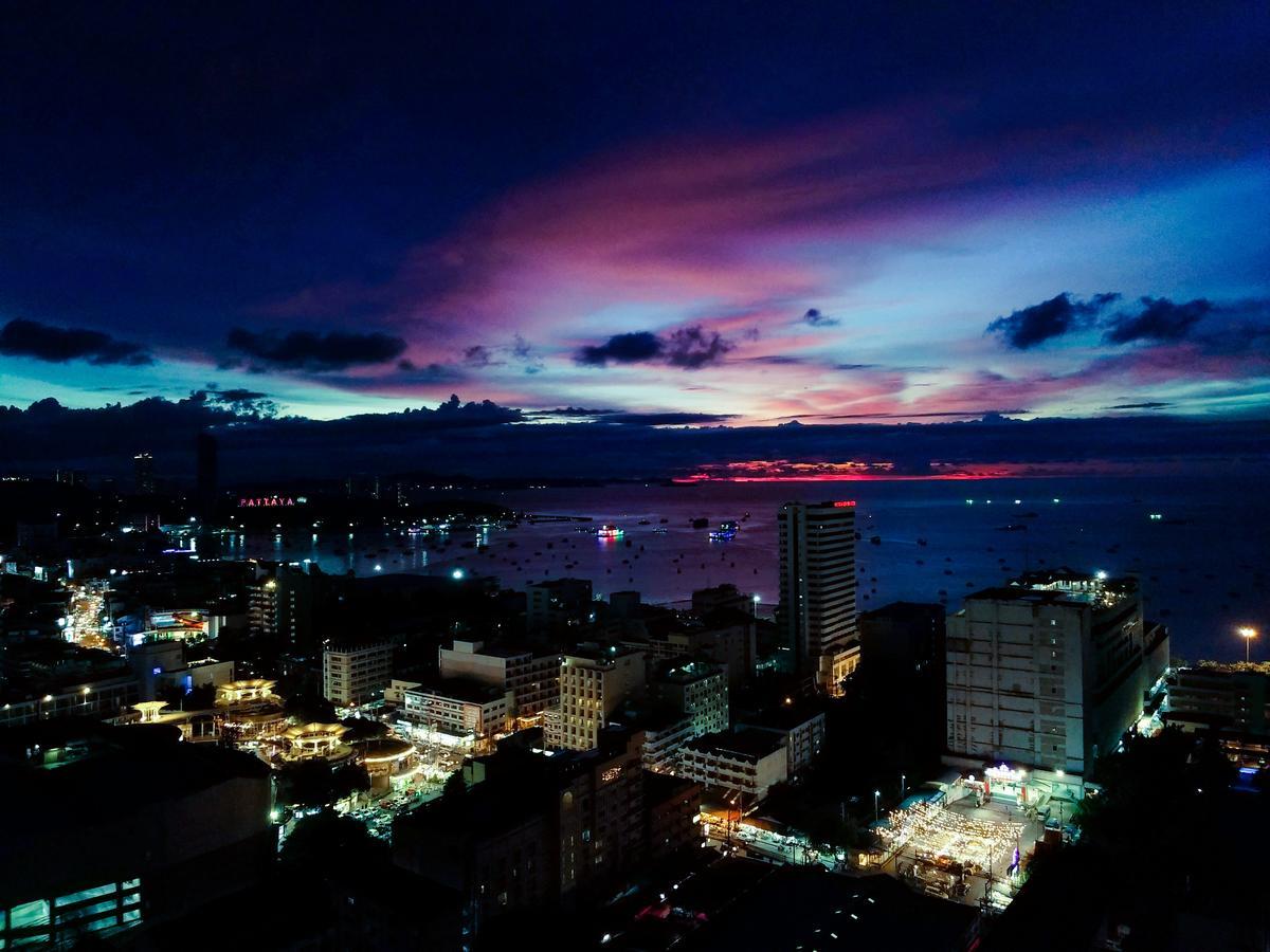 The Base Pattaya 芭提雅基地公寓 Zewnętrze zdjęcie